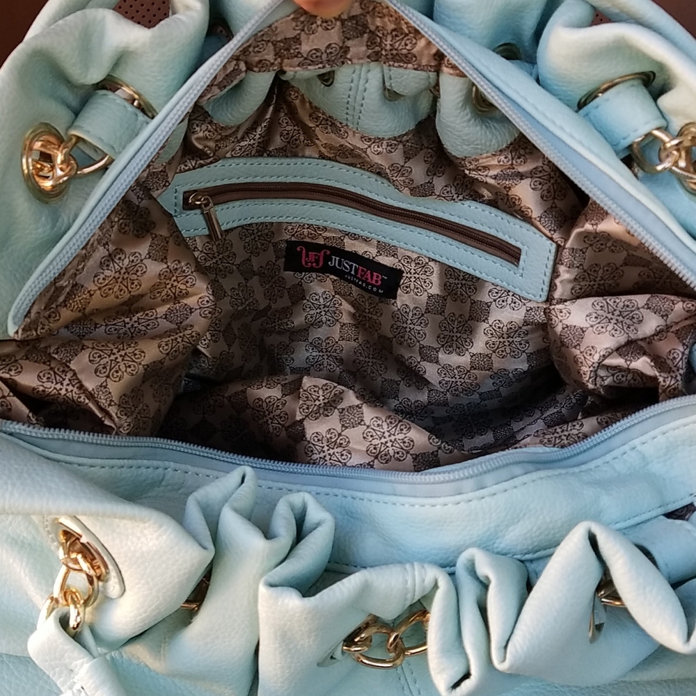 Beautiful Mint Green Purse - Picture 3 of 6